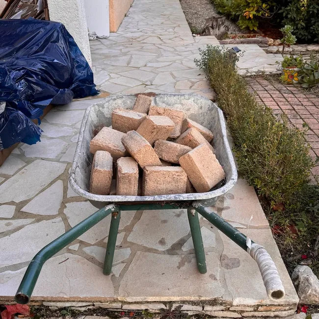 Palette de bûches compressées
